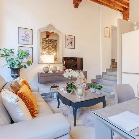 Casa Arias Lucca